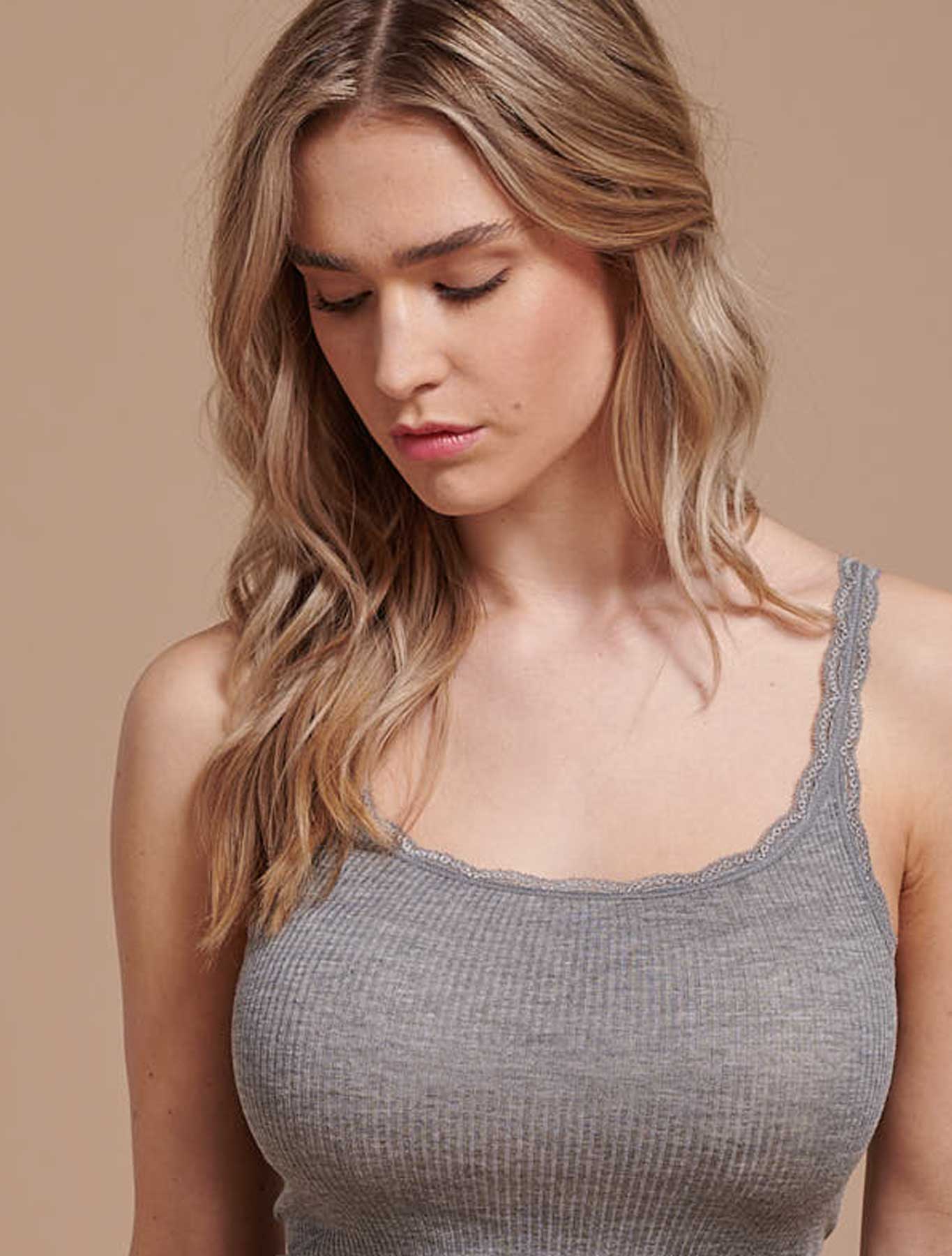 Top pizzetto Irene cashmere modal plissé colore grigio dettaglio